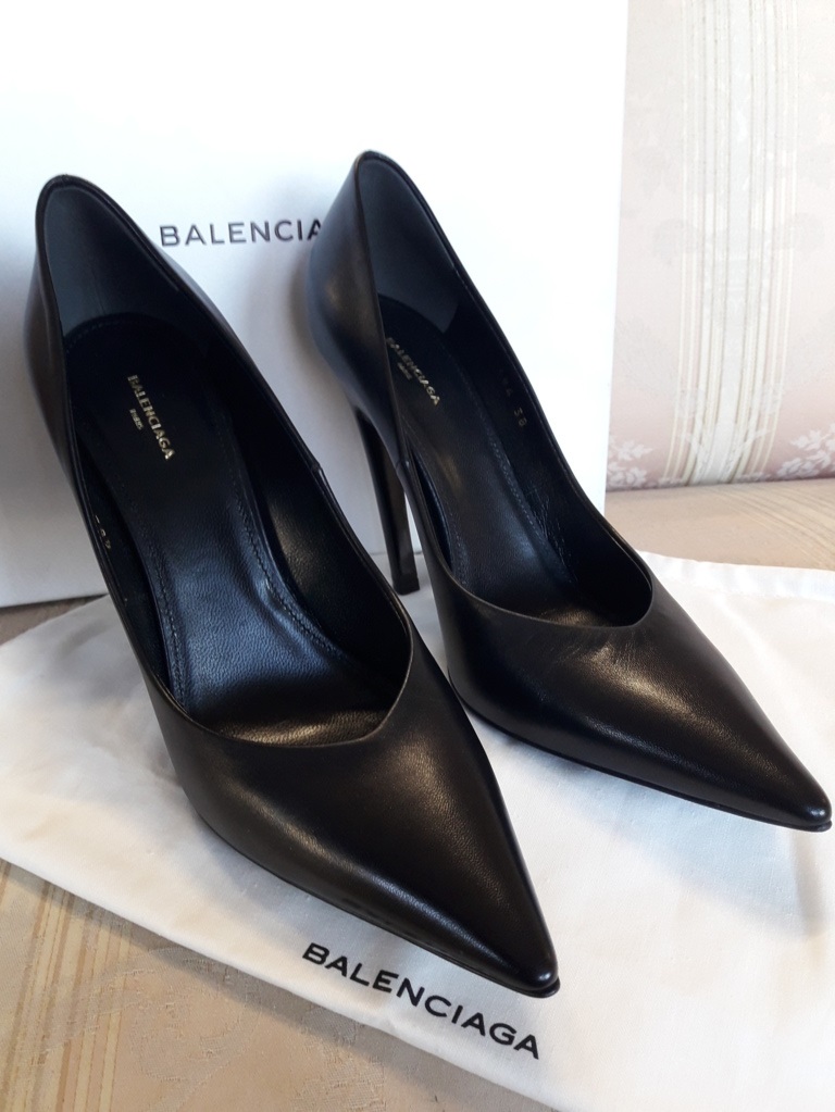 scarpe balenciaga tacco